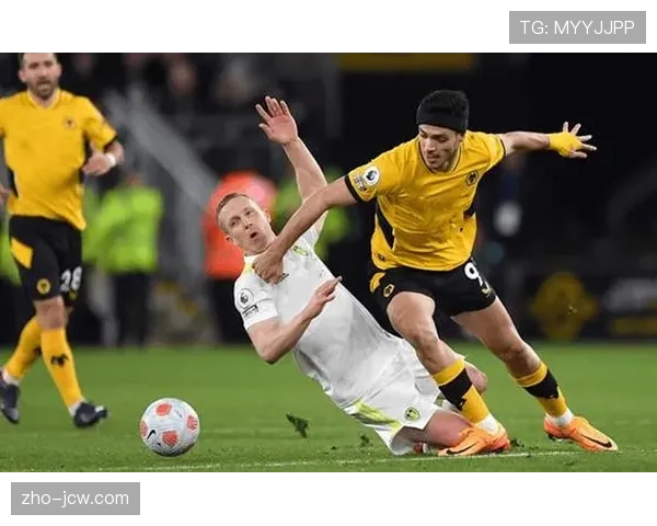 狼队再演以下克上，五后卫体系零封维拉诠释效率足球真谛